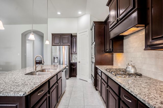 110 Hunter Hollow Drive, Montgomery, TX 77316