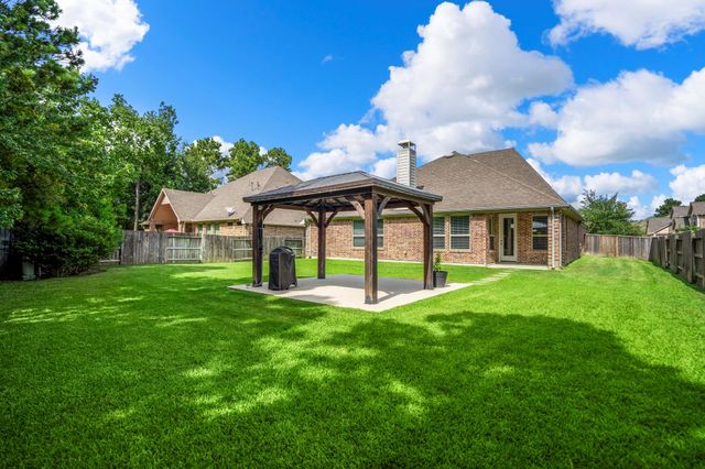 110 Hunter Hollow Drive, Montgomery, TX 77316