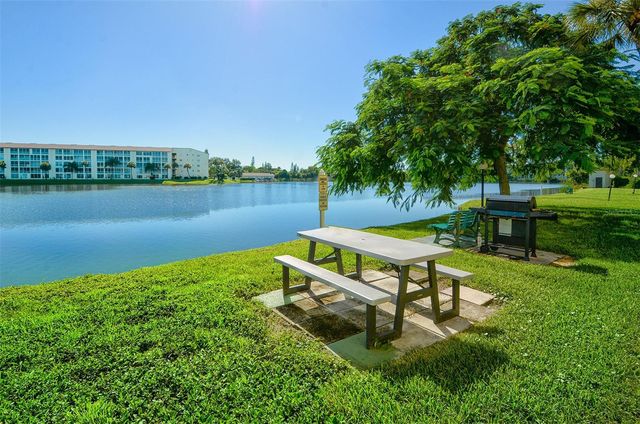 3647 LAKE BAYSHORE DRIVE J416, Bradenton, FL 34205