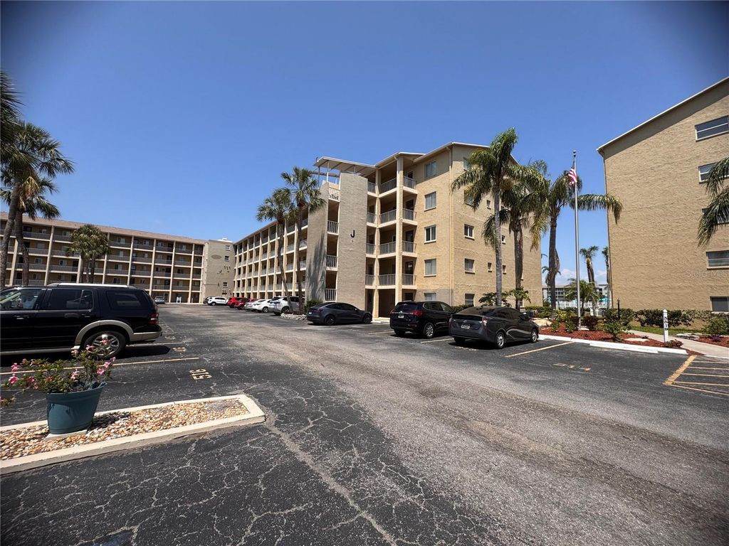 3647 LAKE BAYSHORE DRIVE J416, Bradenton, FL 34205