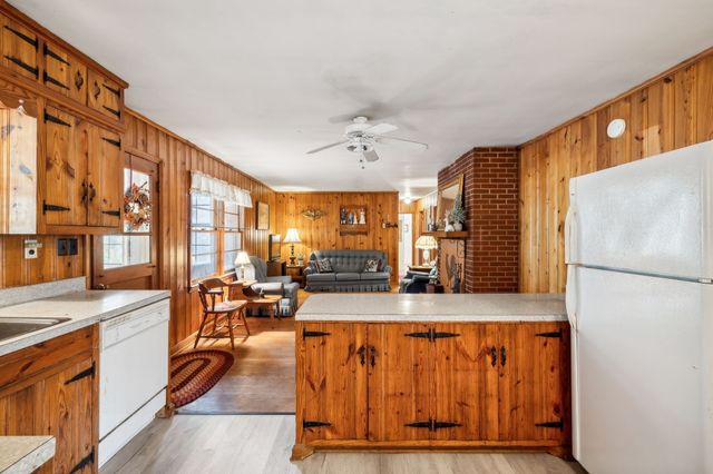 404C Van Hook Dr, Ashland City, TN 37015