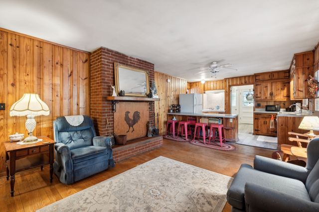 404C Van Hook Dr, Ashland City, TN 37015