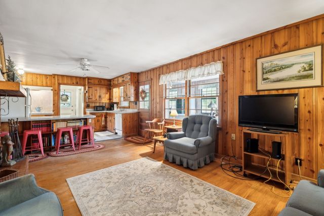 404C Van Hook Dr, Ashland City, TN 37015