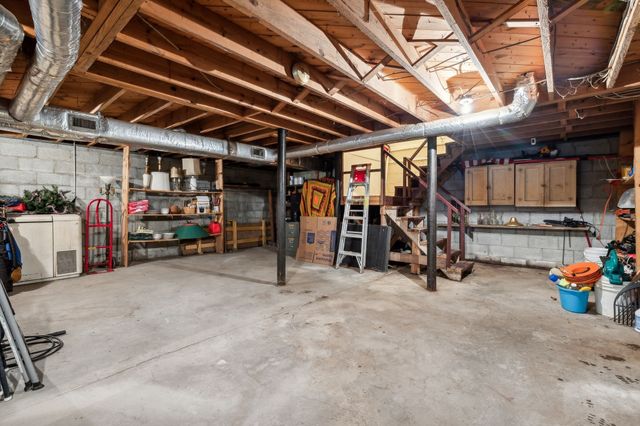 404C Van Hook Dr, Ashland City, TN 37015