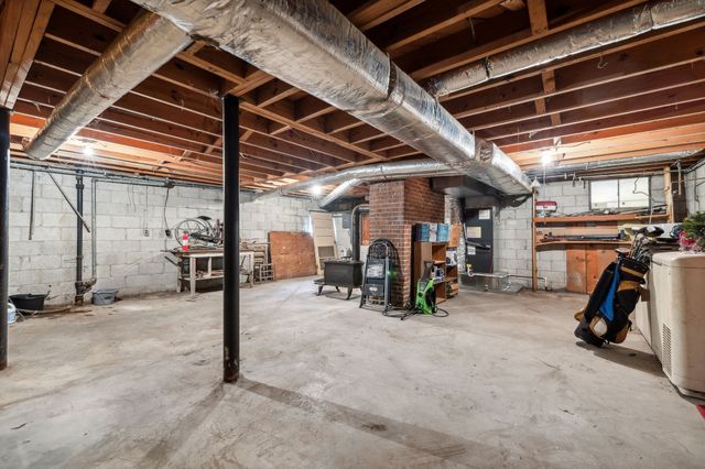 404C Van Hook Dr, Ashland City, TN 37015