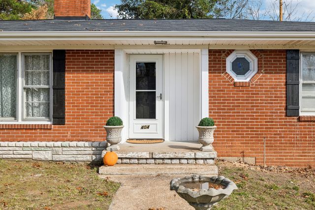 404C Van Hook Dr, Ashland City, TN 37015