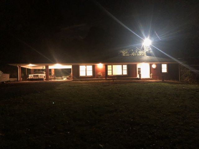 404C Van Hook Dr, Ashland City, TN 37015