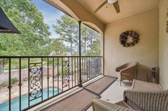 15 Forest Green Trail, Kingwood, TX 77339