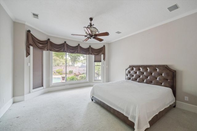 15 Forest Green Trail, Kingwood, TX 77339