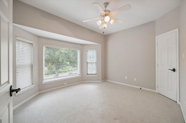 15 Forest Green Trail, Kingwood, TX 77339