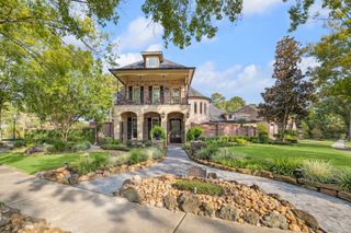 15 Forest Green Trail, Kingwood, TX 77339