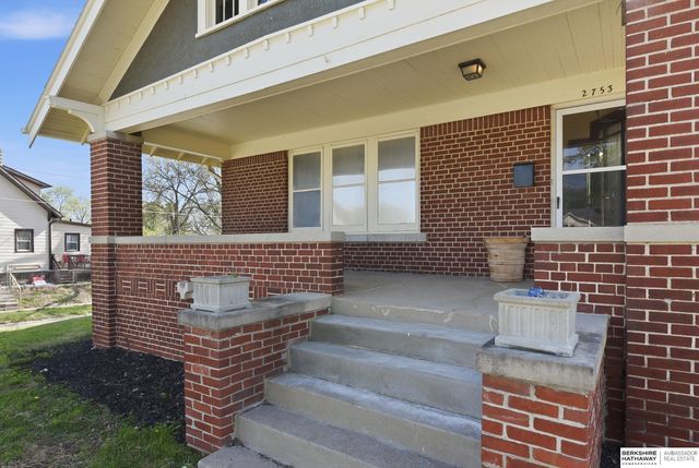 2753 N 47th Avenue, Omaha, NE 68104