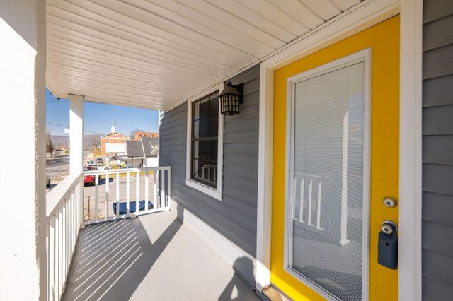 302 E Gordon Avenue, Rossville, GA 30741