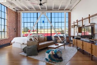 1018 4Th Ave 302, Oakland, CA 94606