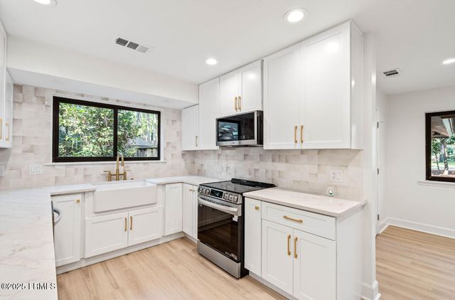 4 Brown Thrasher Road, Hilton Head Island, SC 29926