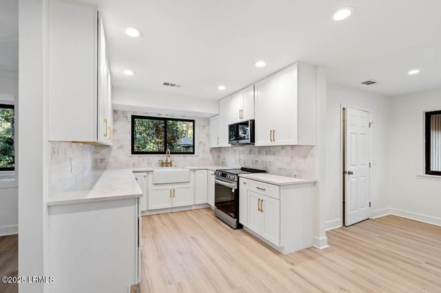 4 Brown Thrasher Road, Hilton Head Island, SC 29926