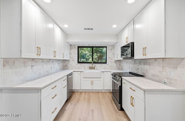 4 Brown Thrasher Road, Hilton Head Island, SC 29926