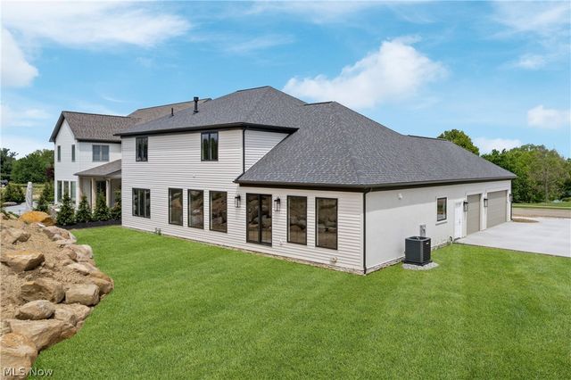 526 Sawgrass Drive, Fairlawn, OH 44333