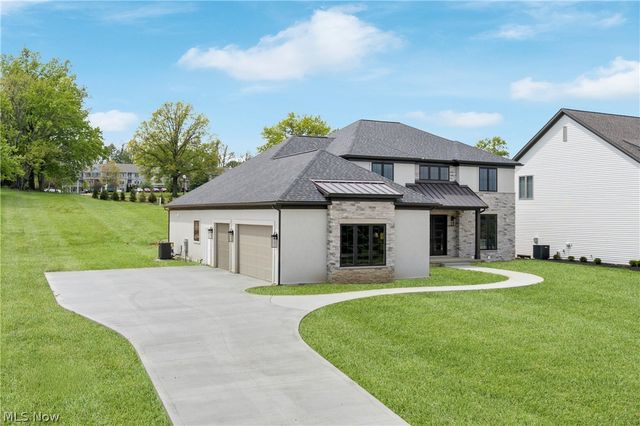 526 Sawgrass Drive, Fairlawn, OH 44333