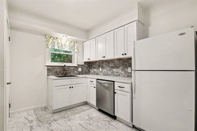 4833 Wakefield Avenue, Comstock Park, MI 49321