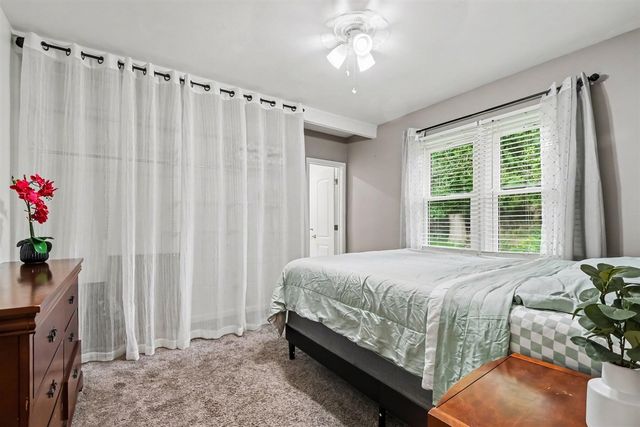 4833 Wakefield Avenue, Comstock Park, MI 49321