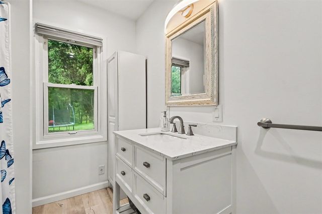 4833 Wakefield Avenue, Comstock Park, MI 49321