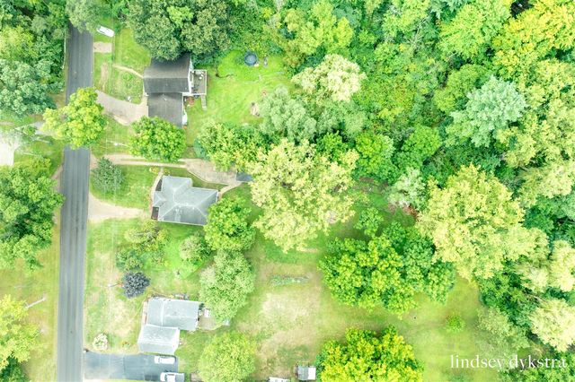 4833 Wakefield Avenue, Comstock Park, MI 49321