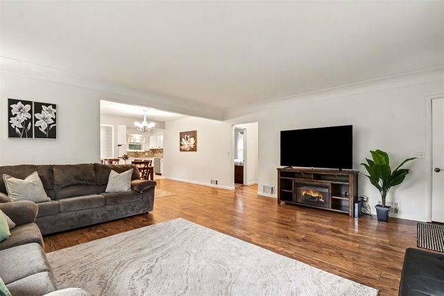 4833 Wakefield Avenue, Comstock Park, MI 49321