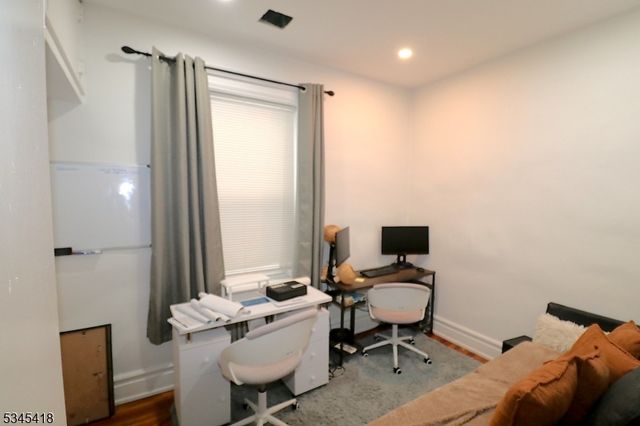 22 Kossuth St, Newark City, NJ 07105