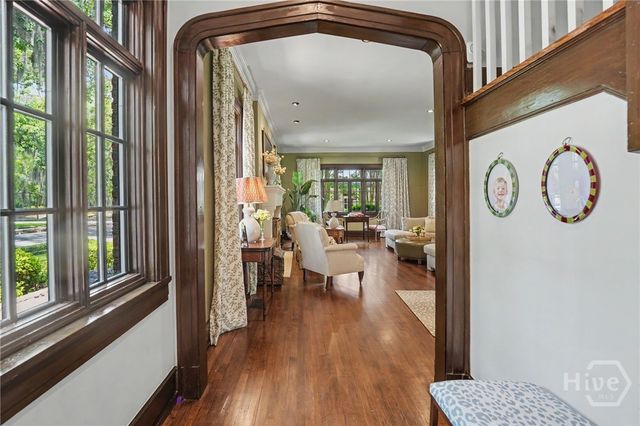 27 E 49th Street, Savannah, GA 31405