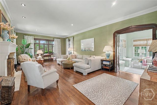 27 E 49th Street, Savannah, GA 31405