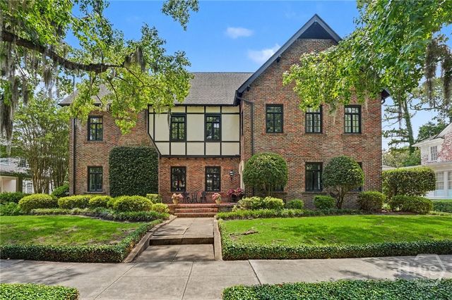27 E 49th Street, Savannah, GA 31405