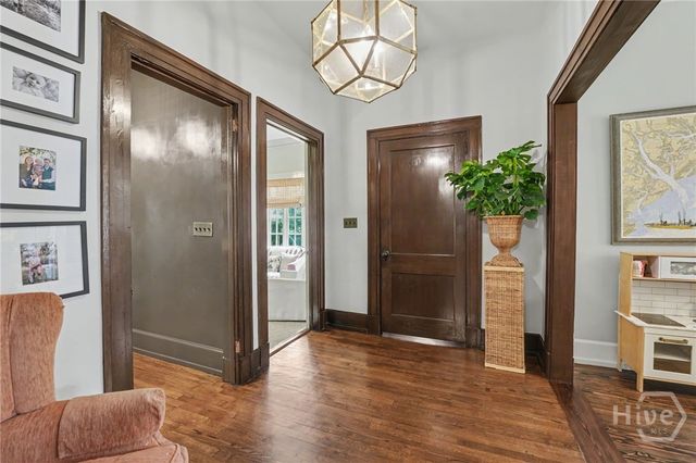 27 E 49th Street, Savannah, GA 31405