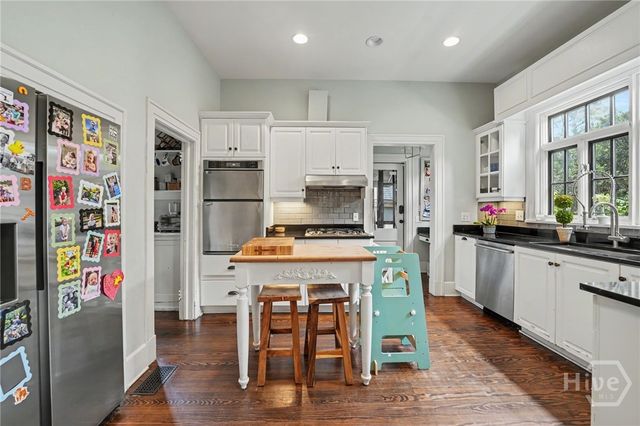 27 E 49th Street, Savannah, GA 31405
