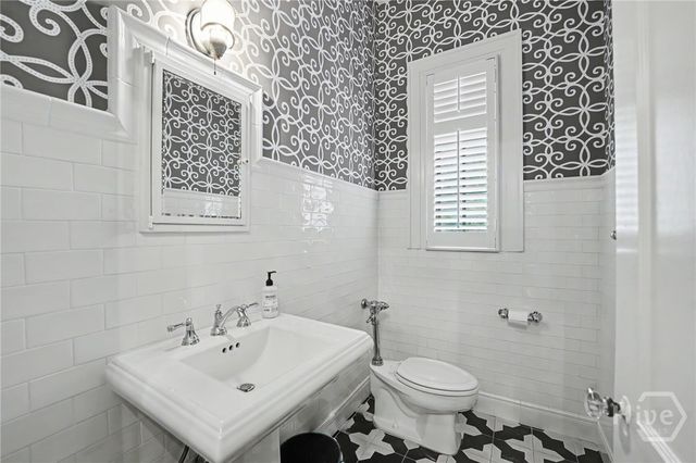 27 E 49th Street, Savannah, GA 31405