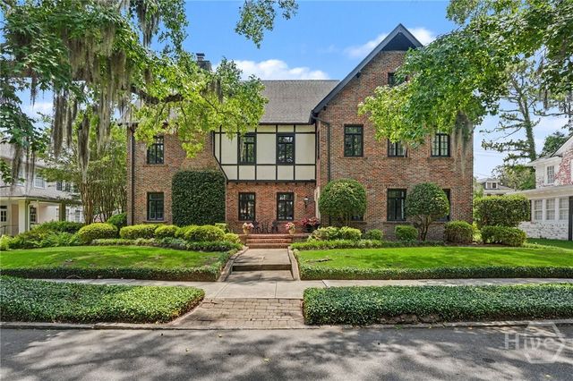 27 E 49th Street, Savannah, GA 31405