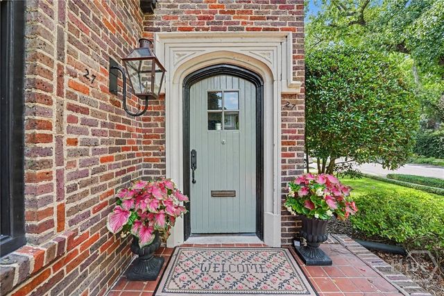 27 E 49th Street, Savannah, GA 31405