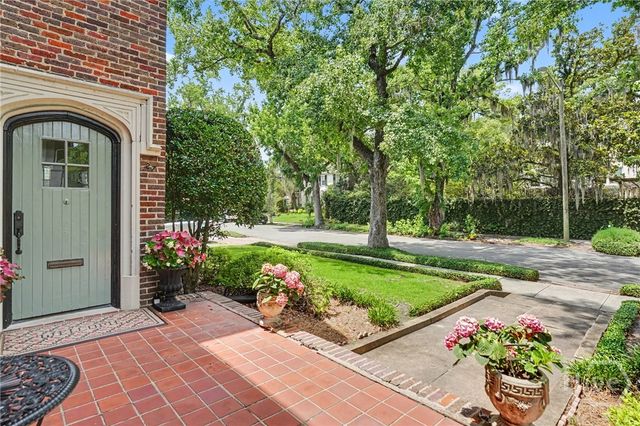 27 E 49th Street, Savannah, GA 31405