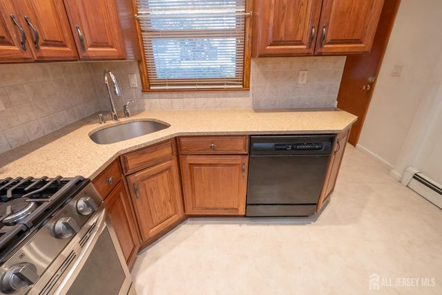 976 Maltby Avenue, South Plainfield, NJ 07080