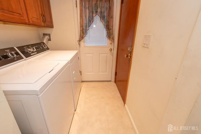 976 Maltby Avenue, South Plainfield, NJ 07080