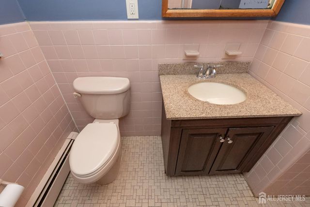 976 Maltby Avenue, South Plainfield, NJ 07080