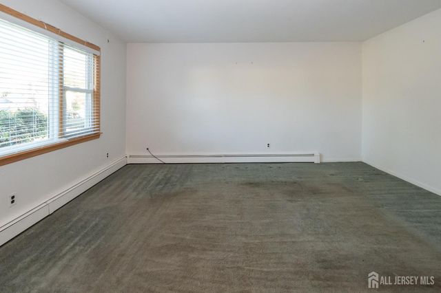 976 Maltby Avenue, South Plainfield, NJ 07080