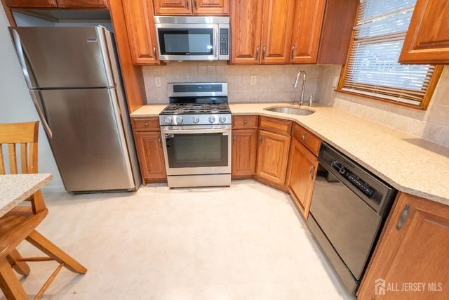 976 Maltby Avenue, South Plainfield, NJ 07080
