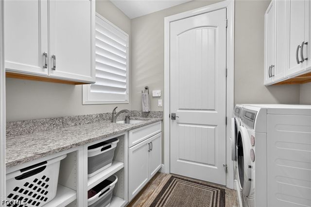 9066 Mockingbird DR, Sanibel, FL 33957