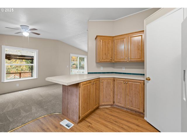 16300 Se HIGHWAY 224 8, Damascus, OR 97089