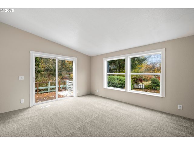 16300 Se HIGHWAY 224 8, Damascus, OR 97089