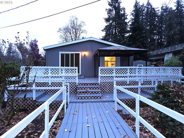 16300 Se HIGHWAY 224 8, Damascus, OR 97089