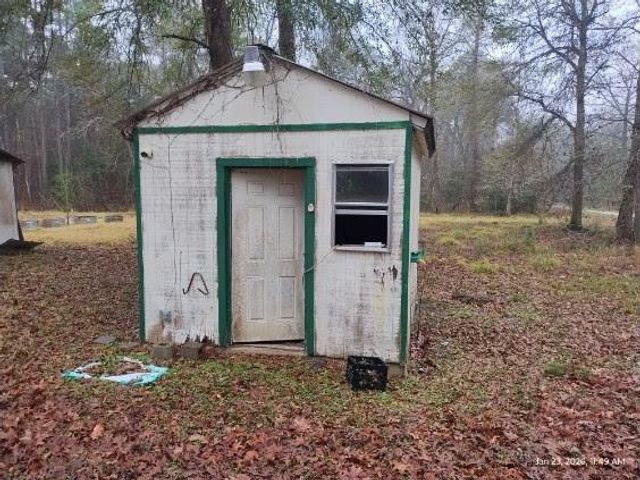 180 The Woods Road, Coldspring, TX 77331