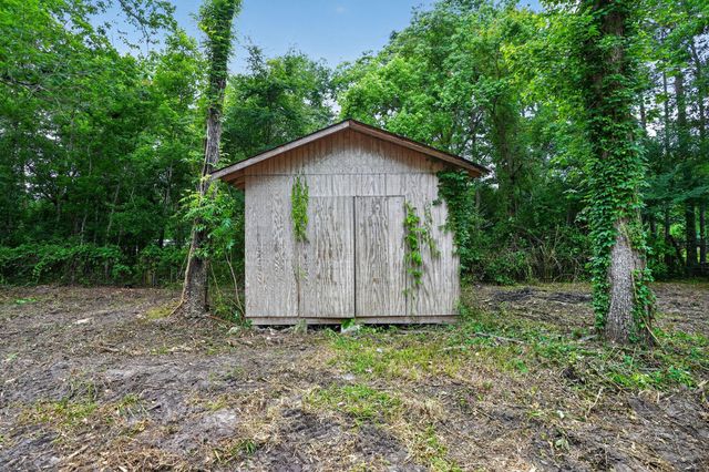 18265 Split Oak Circle, New Caney, TX 77357