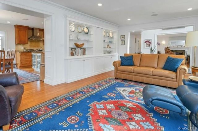 34 Hemlock Drive, Sleepy Hollow, NY 10591